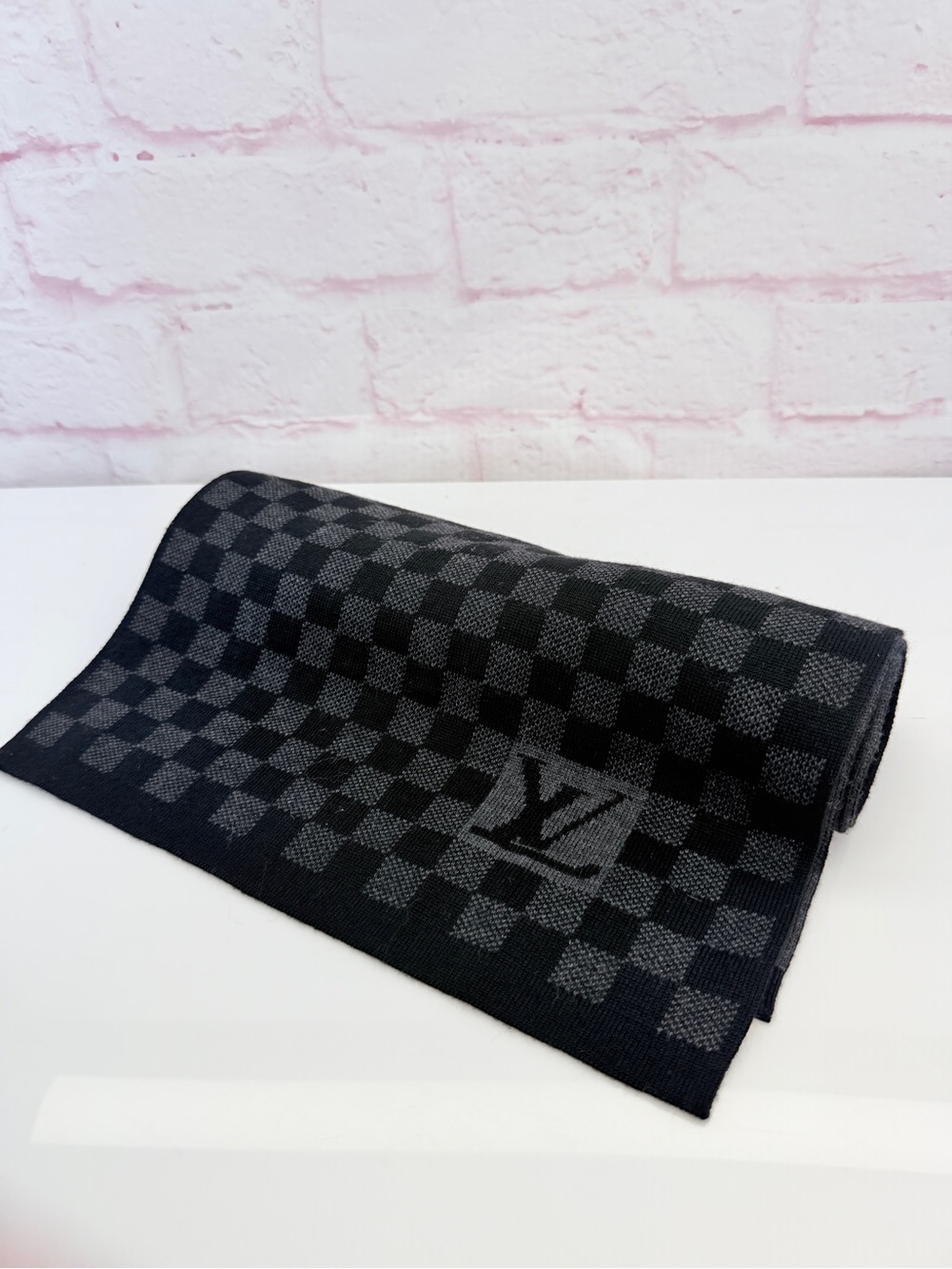 Authentic LOUIS VUITTON Black Petit Damier Wool Scarf
